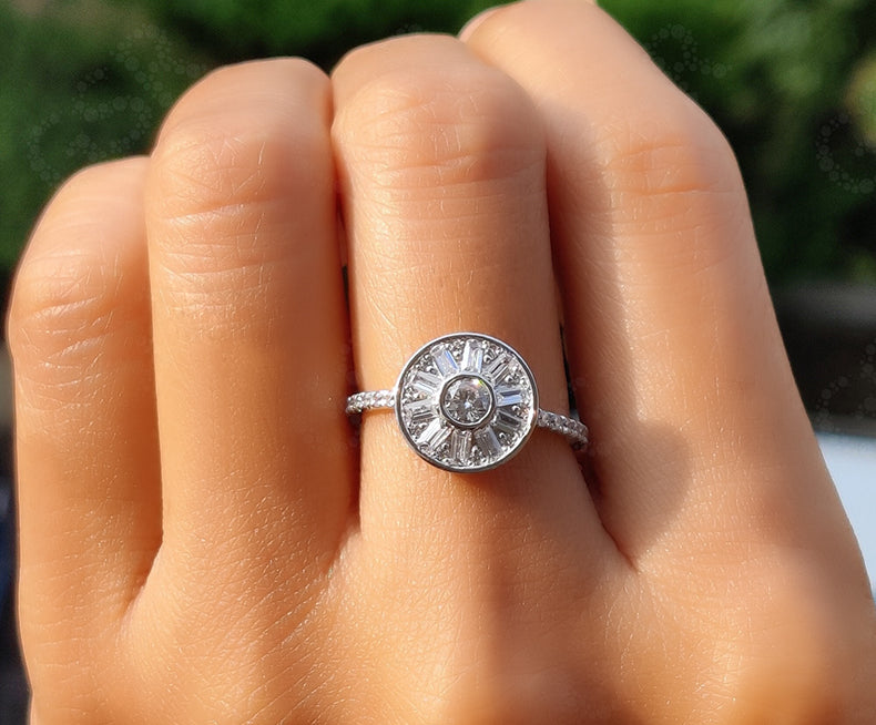 Round Cluster Ring - Elevate Your Style with a Moissanite Stacking Ring in Silver and White Gold, a Chic and Invisible Stackable Ring for a Minimalist Look, Ideal as a Dainty Promise Ring for Women