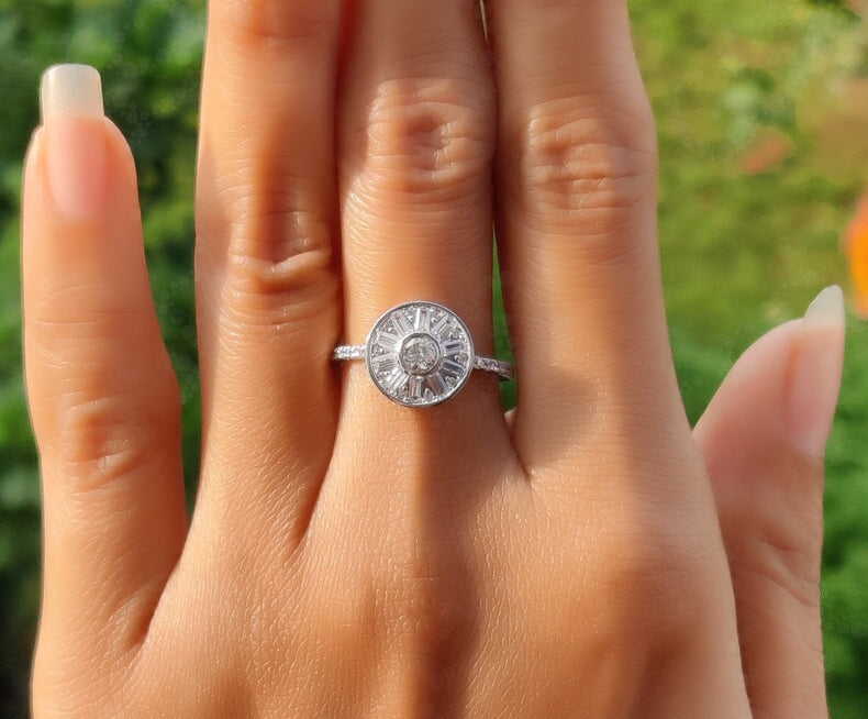 Round Cluster Ring - Elevate Your Style with a Moissanite Stacking Ring in Silver and White Gold, a Chic and Invisible Stackable Ring for a Minimalist Look, Ideal as a Dainty Promise Ring for Women