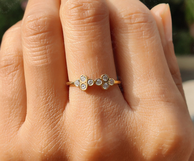 Cluster Stacking Ring in Silver and Gold: Dainty Moissanite Anniversary Ring with a Multi-Stone Design, Perfect for Weddings and Special Occasions