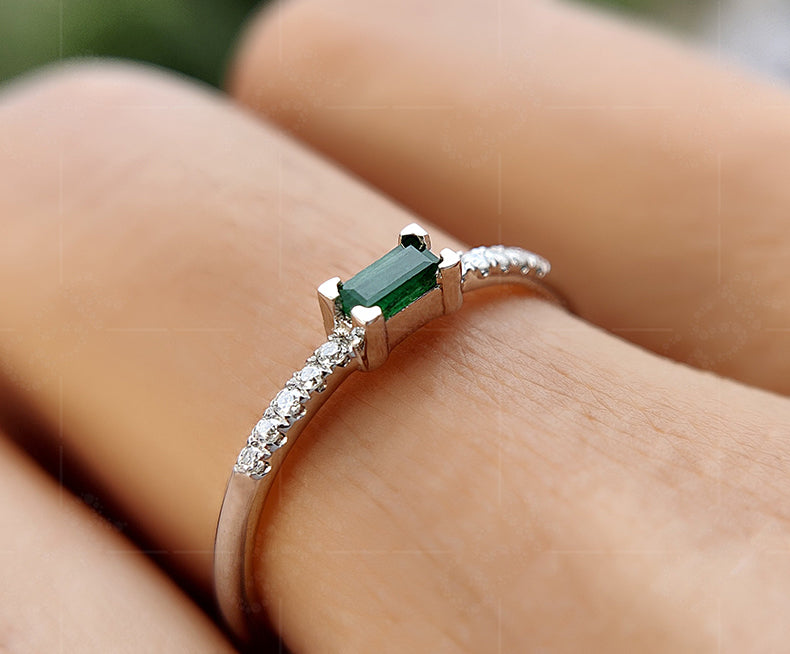 Elegant Dainty Stackable Birthstone Ring for Mom - Emerald Baguette Beauty - Minimalist Stacking Ring with May Birthstone, a Stunning Green Gemstone Ring