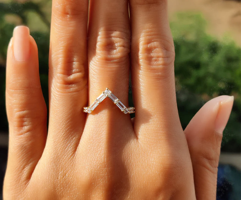 Elegant Gold Chevron Ring - V Shape Moissanite Wedding Band Beauty - Baguette Geometric Stacking Ring - Dainty Anniversary Gift Ring