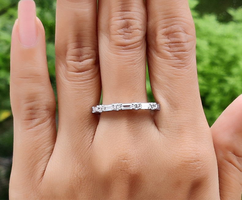 Elegant Harmony: Alternating Baguette and Round Moissanite Wedding Band in Silver and Gold
