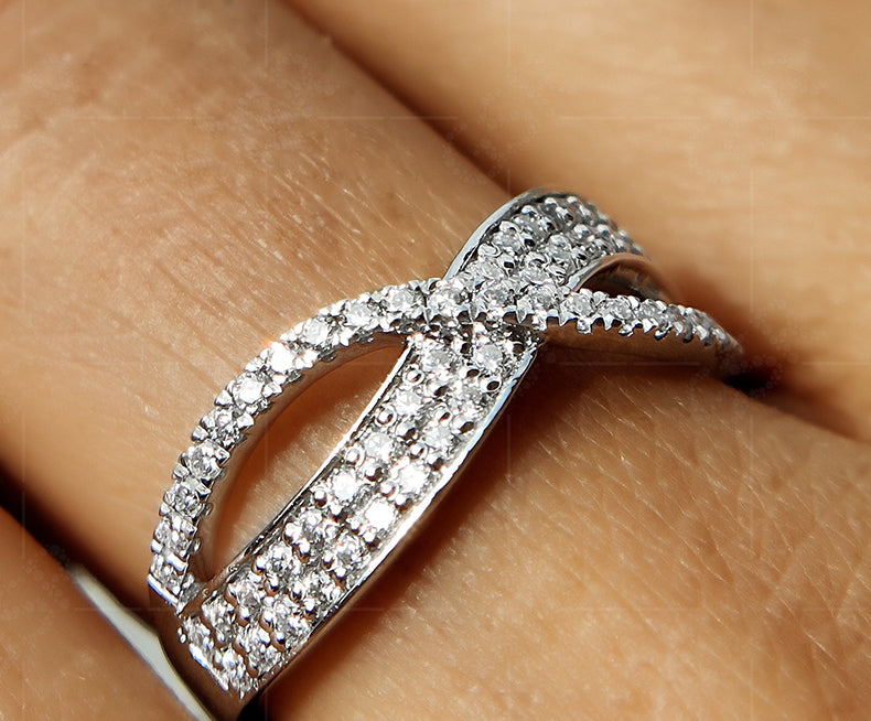 Elegant Moissanite Criss Cross Ring - X Shape Wedding Bands for Women - Stylish Crossover Statement Ring with Overlapping Multi-Row Design - Ideal Anniversary Ring