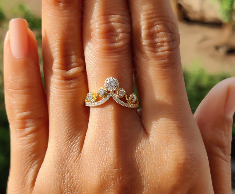 Elegant Royal Vintage Chevron Band - V Shape Moissanite Wedding Beauty - Silver and Yellow Gold Ring - Dainty Promise Ring - Anniversary Gift Ring