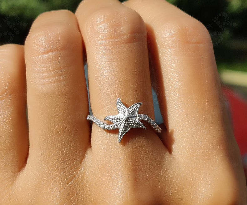 Elegant Silver and Gold Moissanite Starfish Ring - Unique Stacking Beauty Inspired by Sea Stars - Dainty Minimalist Ring for Women