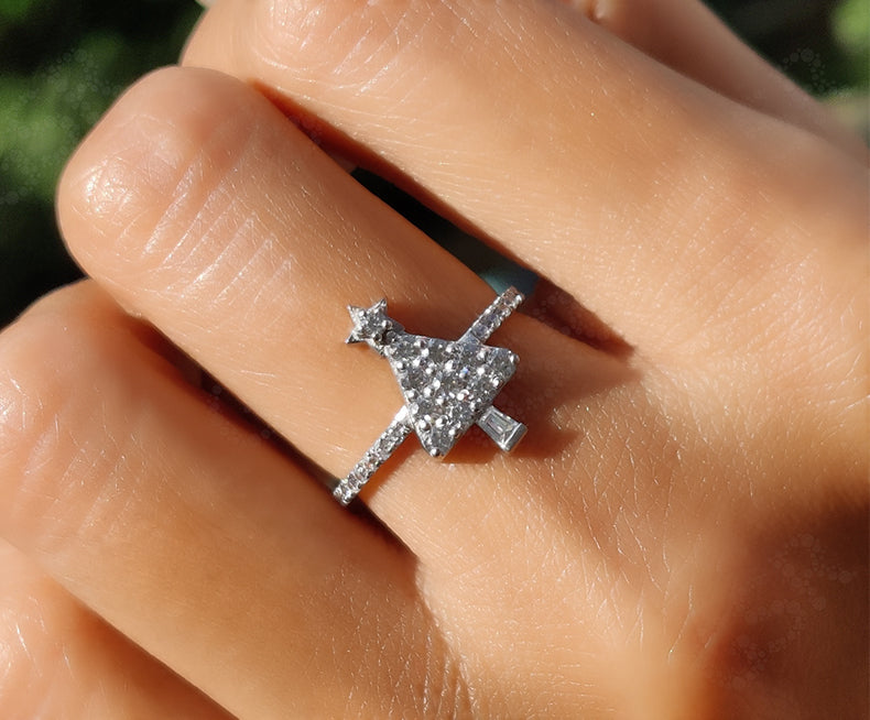 Festive Christmas Holly Ring - Silver and Solid Gold Stackable Beauty - Perfect Stacking Ring for Christmas, Ideal Christmas Gift and Holiday Ring - Gelson World - Premium Silver and Gold Jewelry for USA Shoppers