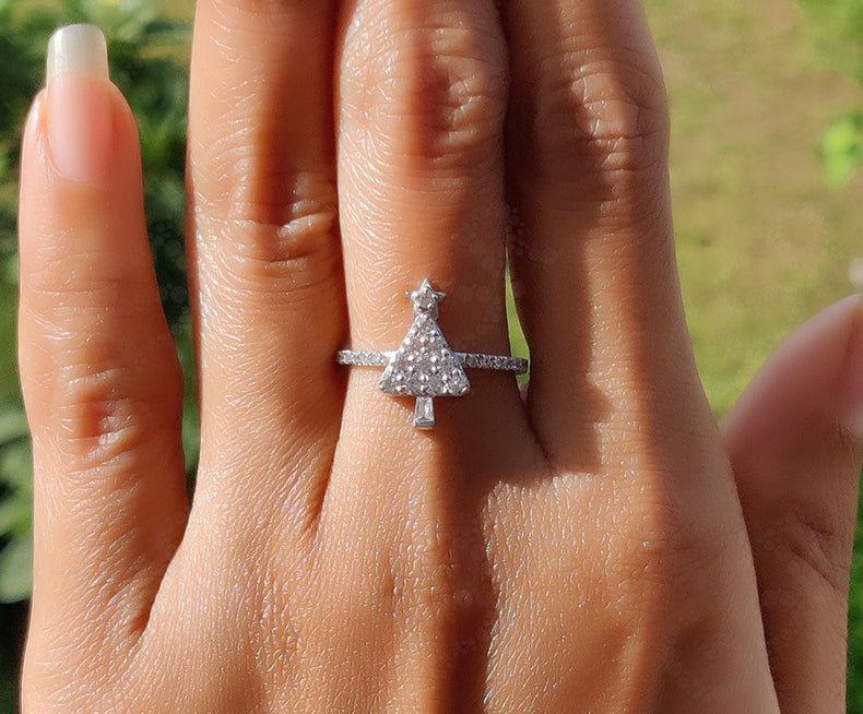 Festive Christmas Holly Ring - Silver and Solid Gold Stackable Beauty - Perfect Stacking Ring for Christmas, Ideal Christmas Gift and Holiday Ring - Gelson World - Premium Silver and Gold Jewelry for USA Shoppers