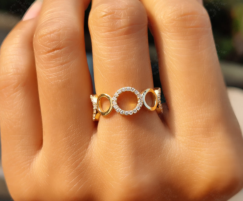 Geometric Elegance: Full Eternity Moissanite Ring in Silver and Gold – Perfect Anniversary Gift for Her