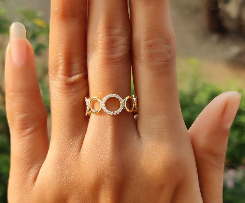 Geometric Elegance: Full Eternity Moissanite Ring in Silver and Gold – Perfect Anniversary Gift for Her