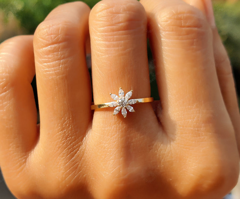 Radiant Sunburst: Silver and Gold Starburst Floral Moissanite Stackable Ring - Nature-Inspired Women's Wedding Ring, Simple Dainty Ring
