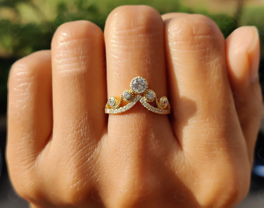 Elegant Royal Vintage Chevron Band - V Shape Moissanite Wedding Beauty - Silver and Yellow Gold Ring - Dainty Promise Ring - Anniversary Gift Ring