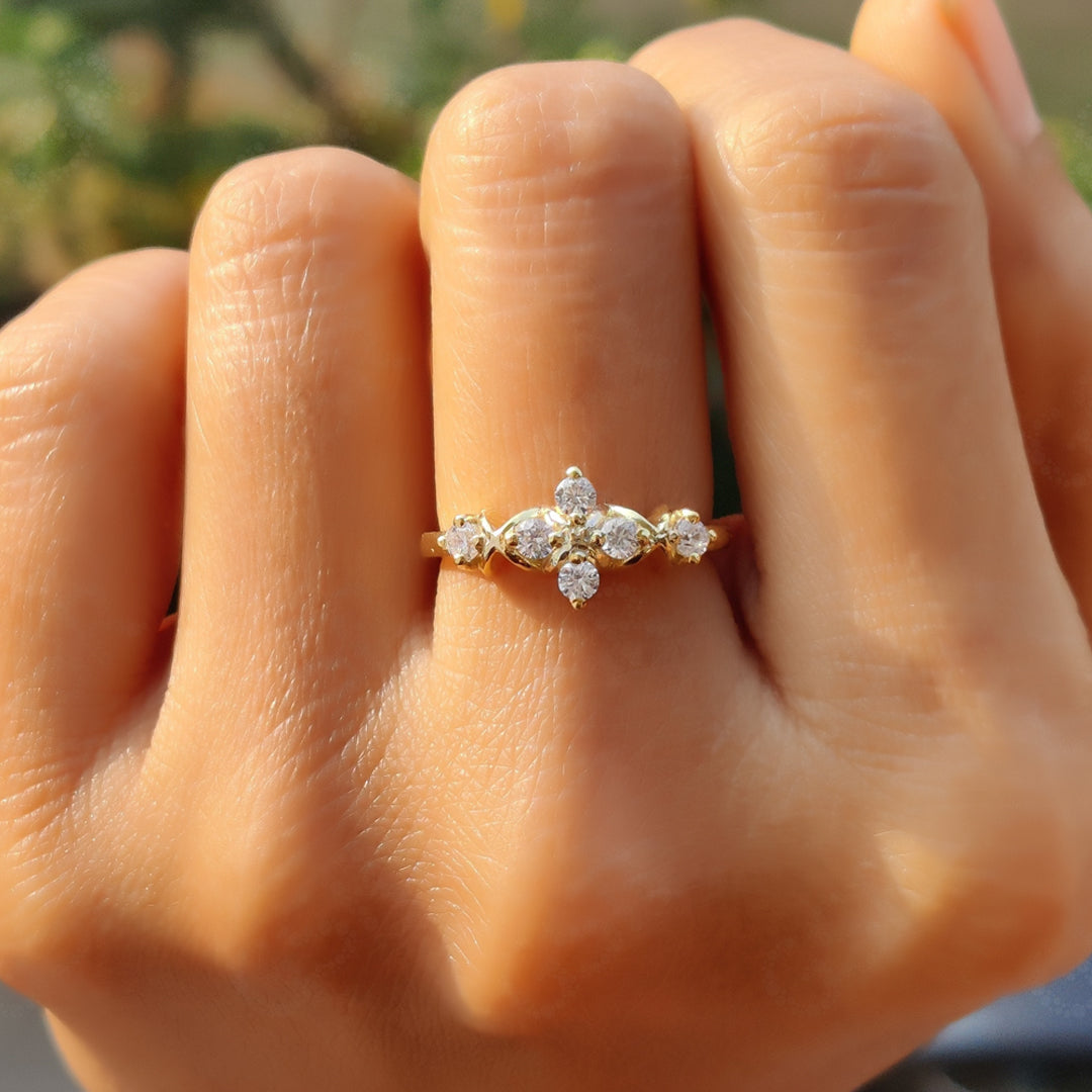 Timeless Elegance: Silver and Gold Vintage Floral Stacking Ring, a Delicate Art Deco Design for a Unique Minimalist Moissanite Promise Ring or Wedding Band