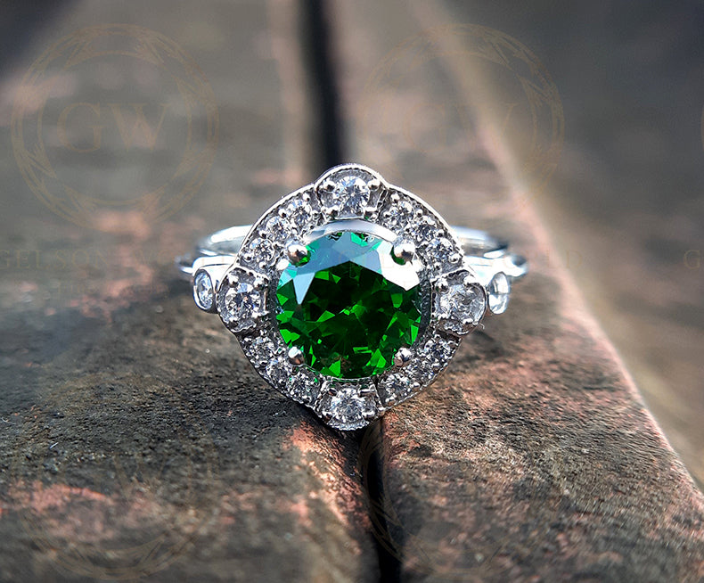 1.70 Ct Round Cut Green Emerald Vintage Engagement Ring, Emerald Gemstone Art Deco Halo Ring for women, Anniversary Silver Estate Ring