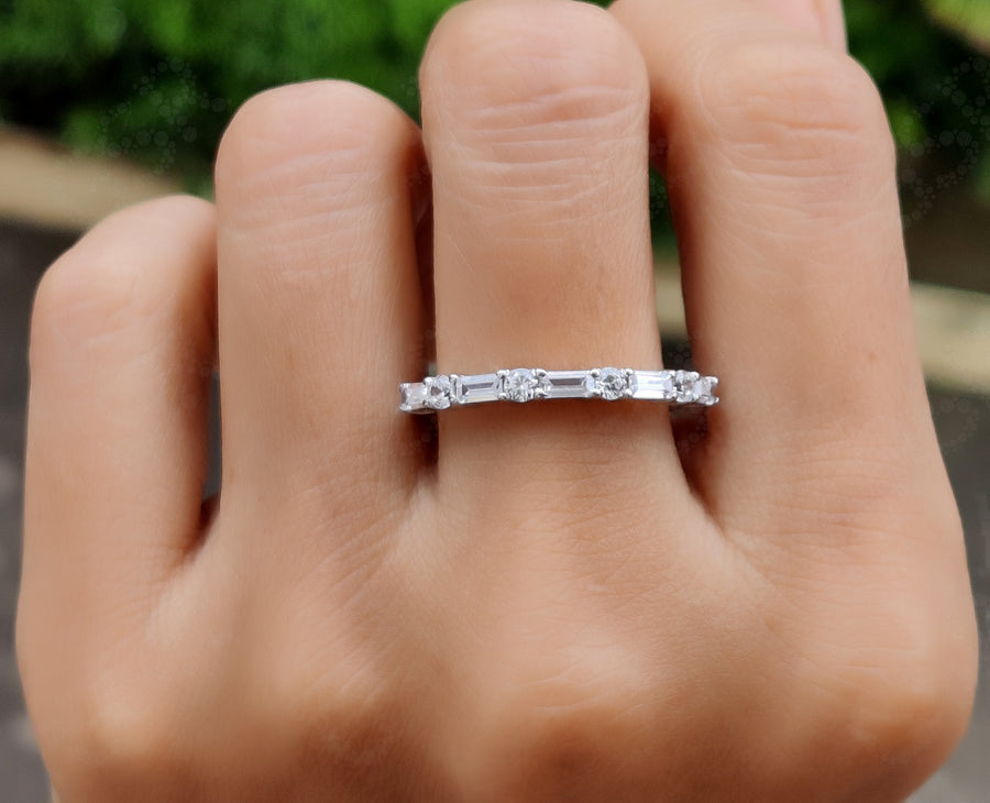 Elegant Harmony: Alternating Baguette and Round Moissanite Wedding Band in Silver and Gold