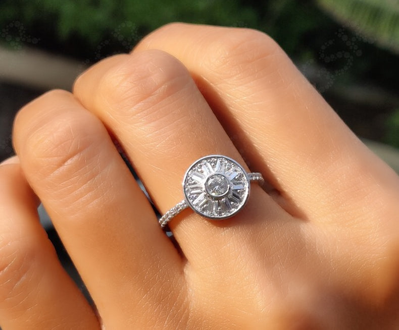 Round Cluster Ring - Elevate Your Style with a Moissanite Stacking Ring in Silver and White Gold, a Chic and Invisible Stackable Ring for a Minimalist Look, Ideal as a Dainty Promise Ring for Women