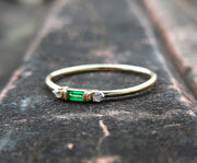 14K Gold Green Emerald Baguette Ring / 3 Stone Wedding Band Ring / Diamond Wedding Ring / Dainty Minimalist Ring / Stackable Ring For Women