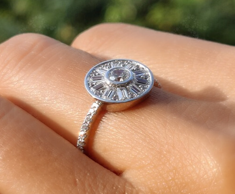 Round Cluster Ring - Elevate Your Style with a Moissanite Stacking Ring in Silver and White Gold, a Chic and Invisible Stackable Ring for a Minimalist Look, Ideal as a Dainty Promise Ring for Women