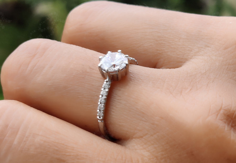 Radiant Brilliance: Round Moissanite Solitaire Engagement Ring, a Minimalist Silver and Gold Women's Ring for Timeless Elegance