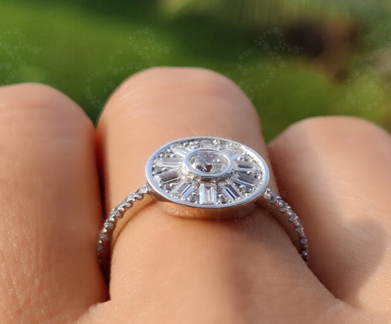 Round Cluster Ring - Elevate Your Style with a Moissanite Stacking Ring in Silver and White Gold, a Chic and Invisible Stackable Ring for a Minimalist Look, Ideal as a Dainty Promise Ring for Women