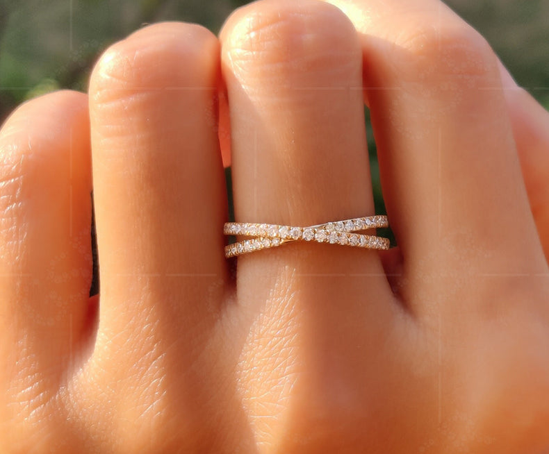 Captivating Brilliance: Baguette Moissanite Cluster Anniversary Ring in Silver and Gold - A Stackable Ring of Moissanite Minimalist Beauty, a Dainty Wedding Band, and the Ultimate Gift For Her