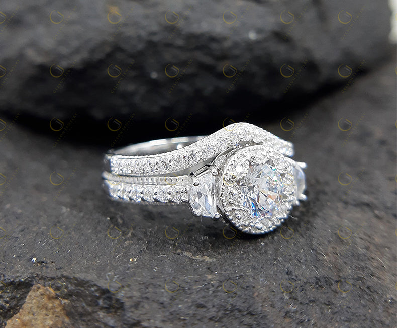 Vintage Wedding Ring Set, 3 Stone Ring, Halo Engagement Ring, Curved Matching Band, Round Simulated Diamond, milgrain ring, Gift for Her