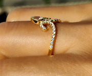 Elegant Vintage Chevron Band - V Shape Moissanite Beauty - Silver and Gold Ring - Unique Promise Ring - Dainty Ring - Anniversary Gift Ring