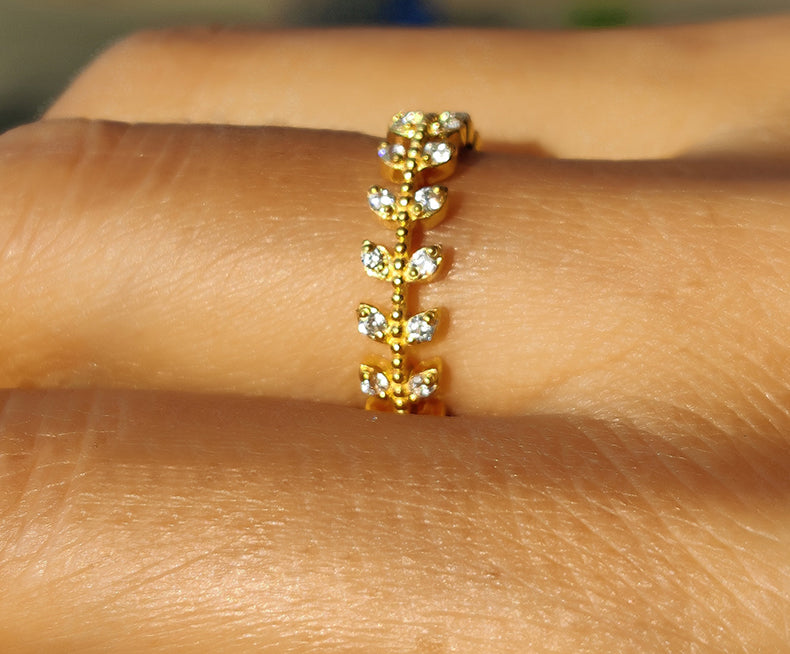 Nature-Inspired Full Eternity Floral Dainty Ring - Silver and Gold Round Moissanite Minimalist Ring - Perfect Wedding Band or Anniversary Gift for Her