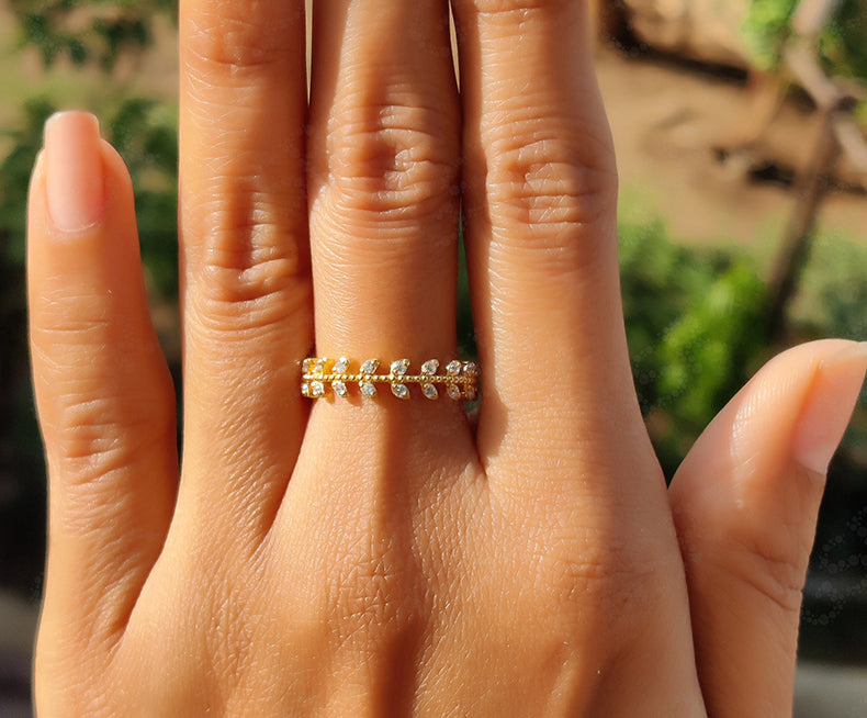 Nature-Inspired Full Eternity Floral Dainty Ring - Silver and Gold Round Moissanite Minimalist Ring - Perfect Wedding Band or Anniversary Gift for Her