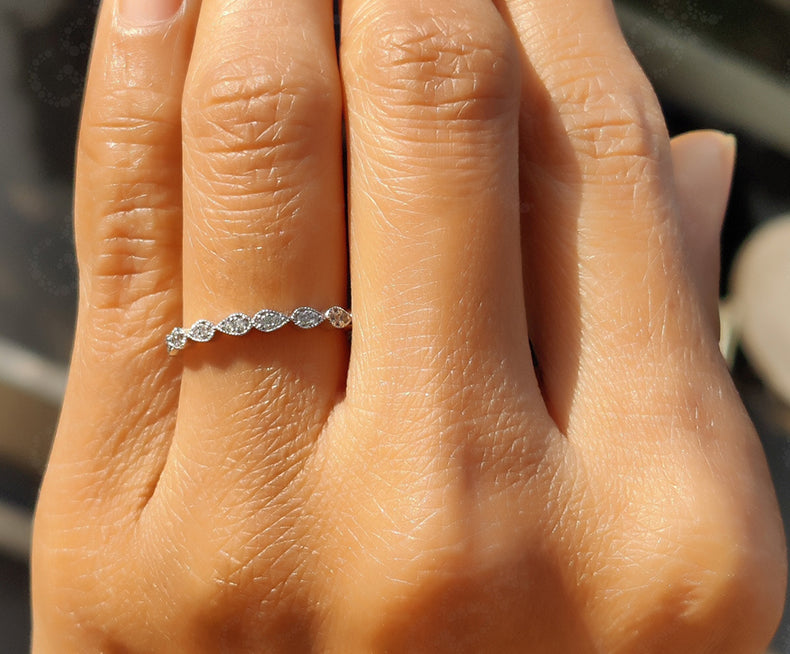 Vintage Stacking Ring in Silver and Gold: Moissanite Wedding Band with Pear Shape Design, Perfect for Anniversaries and Nature-Inspired Elegance
