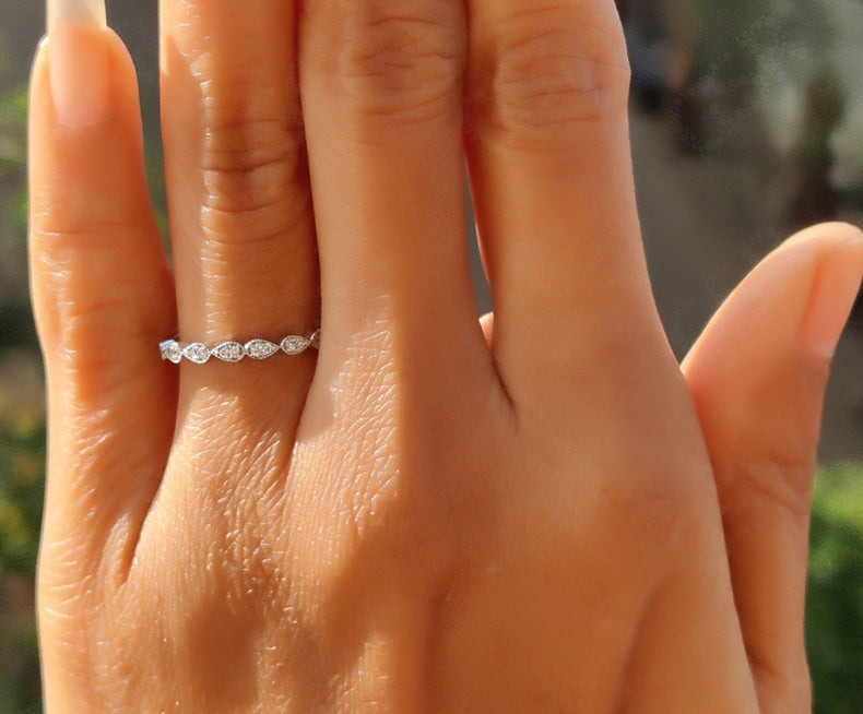Vintage Stacking Ring in Silver and Gold: Moissanite Wedding Band with Pear Shape Design, Perfect for Anniversaries and Nature-Inspired Elegance