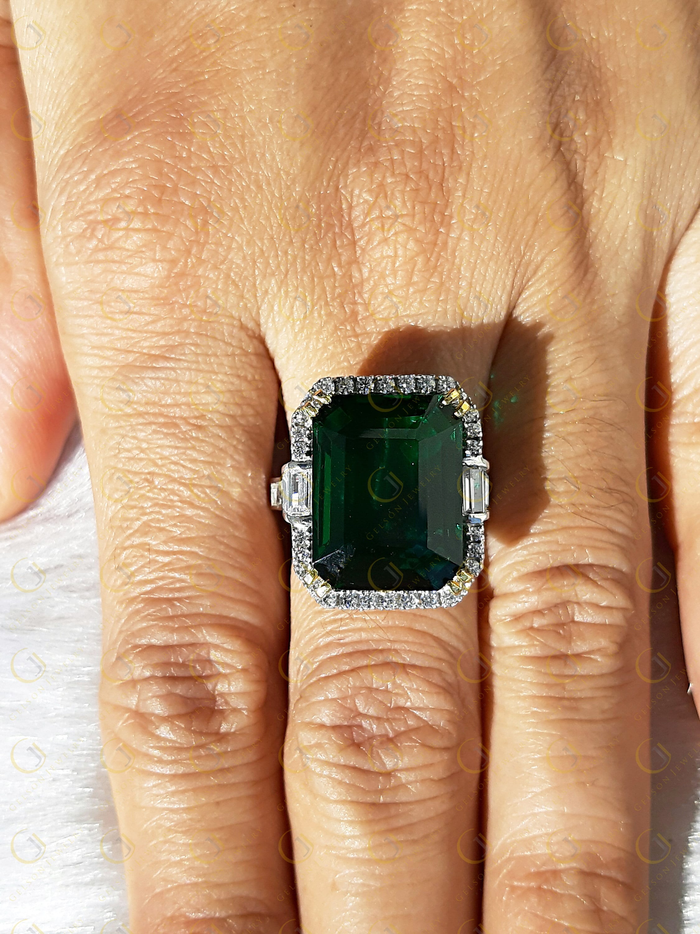 18 Ct Green Emerald Cocktail Halo Engagement ring, Vintage Wedding Ring, Sterling Silver, Celebrity Inspired jewelry, Ring for Women