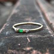 14K Gold Green Emerald Baguette Ring / 3 Stone Wedding Band Ring / Diamond Wedding Ring / Dainty Minimalist Ring / Stackable Ring For Women