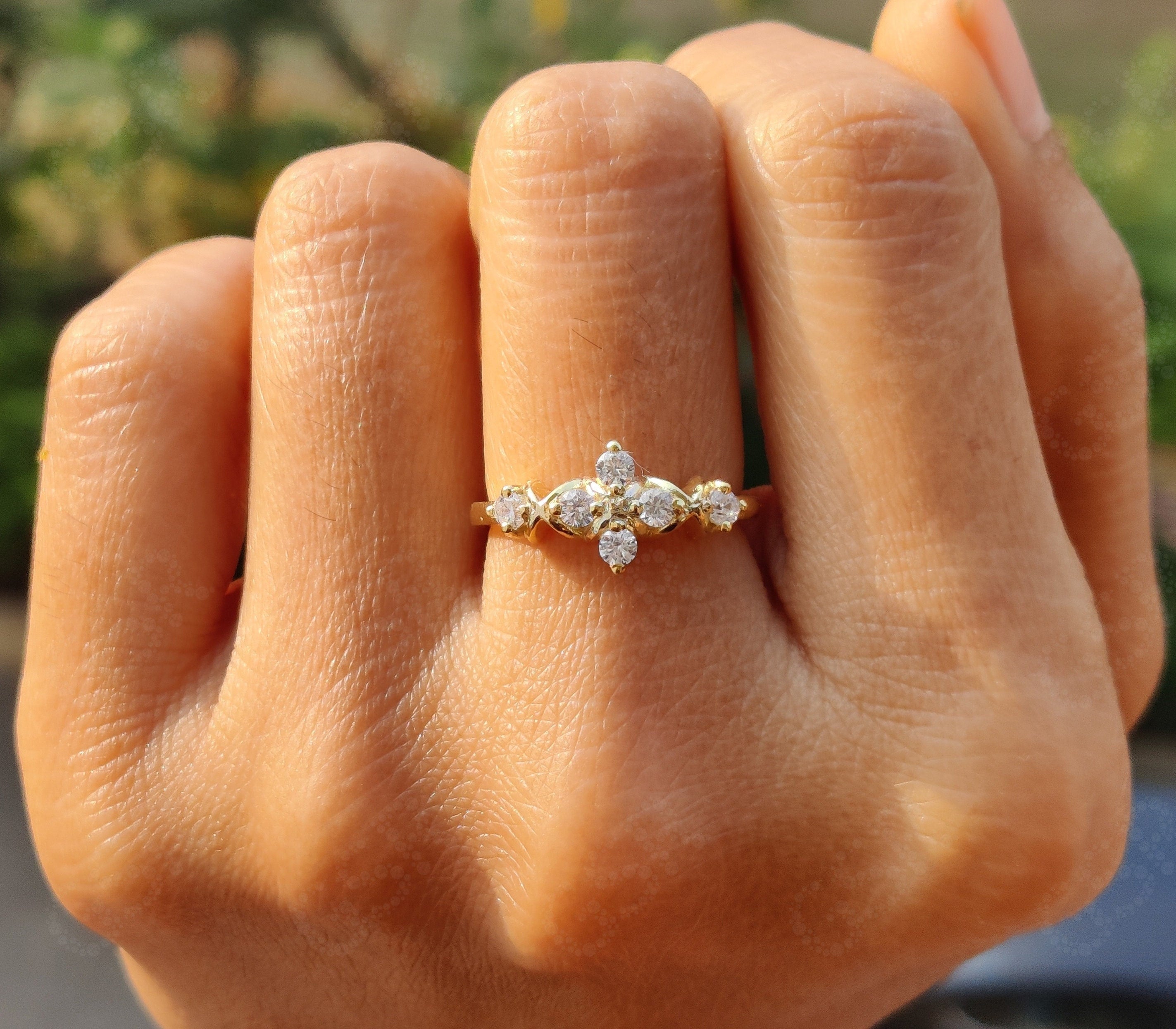 Timeless Elegance: Silver and Gold Vintage Floral Stacking Ring, a Delicate Art Deco Design for a Unique Minimalist Moissanite Promise Ring or Wedding Band