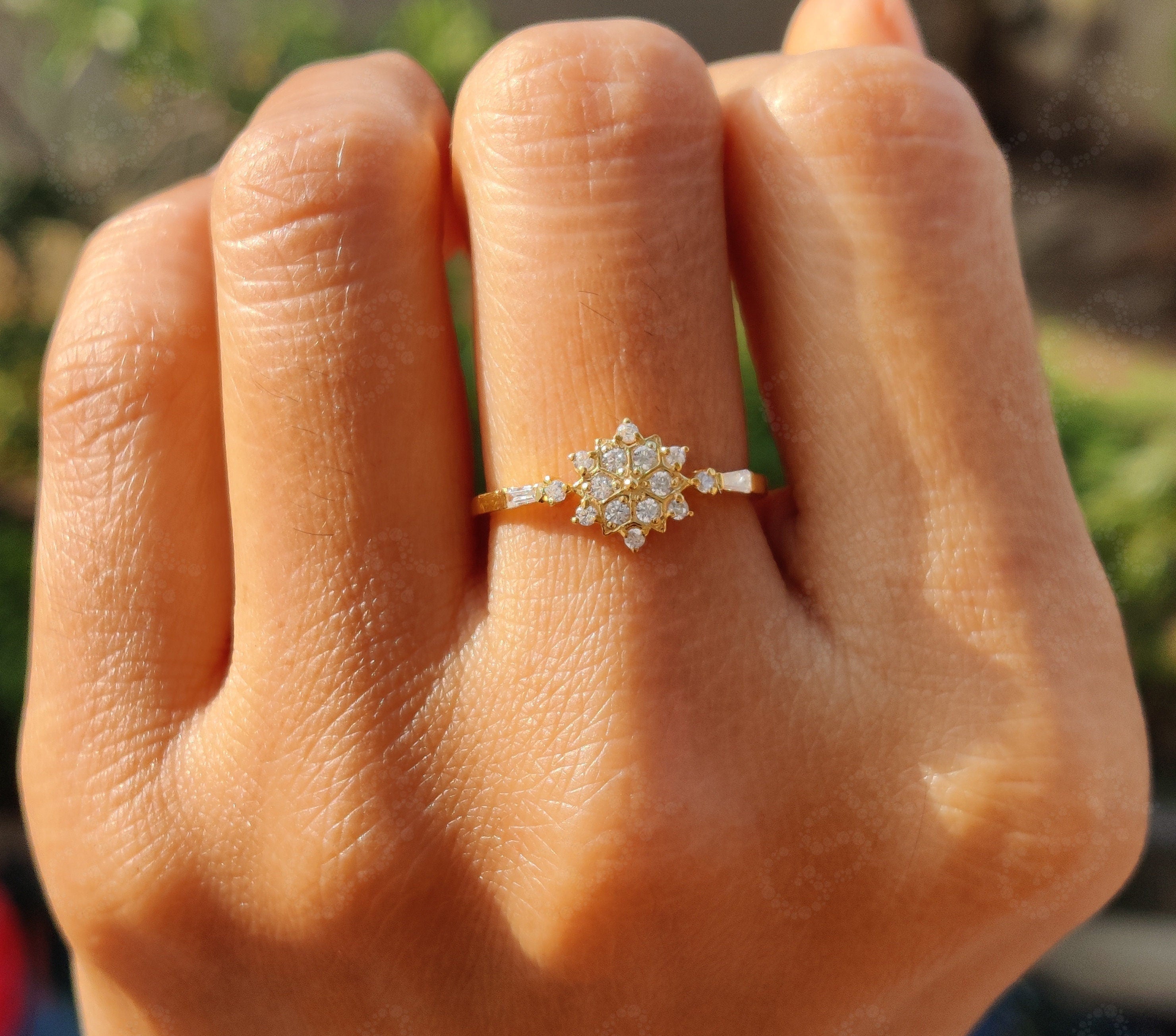 Vintage Floral Moissanite Stacking Ring: A Timeless Blend of Silver and Gold, a Delicate Art Deco Design to Elevate Your Style, Perfect for a Nature-Inspired Promise or Minimalist Statement Ring