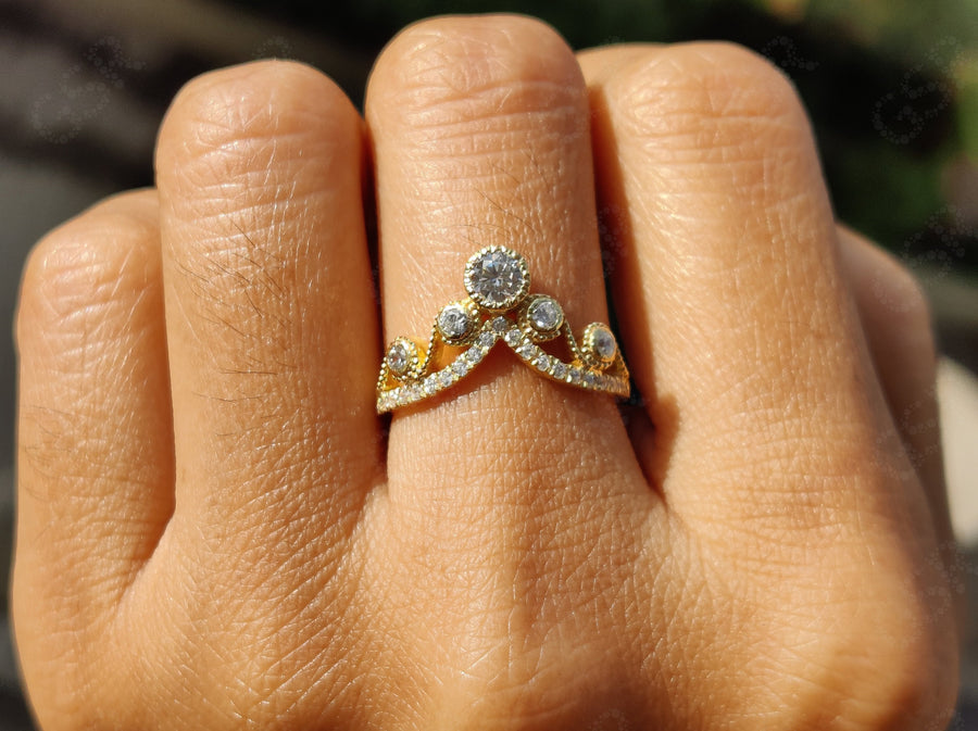 Elegant Royal Vintage Chevron Band - V Shape Moissanite Wedding Beauty - Silver and Yellow Gold Ring - Dainty Promise Ring - Anniversary Gift Ring
