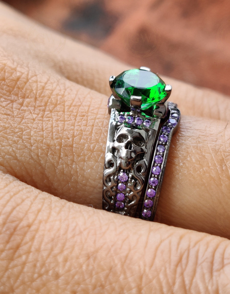 Unique Gothic Skull Bridal Wedding Ring Set, Emerald & Amethyst Birthstone Vintage Engagement ring set, Matching Band for her, Black Skull