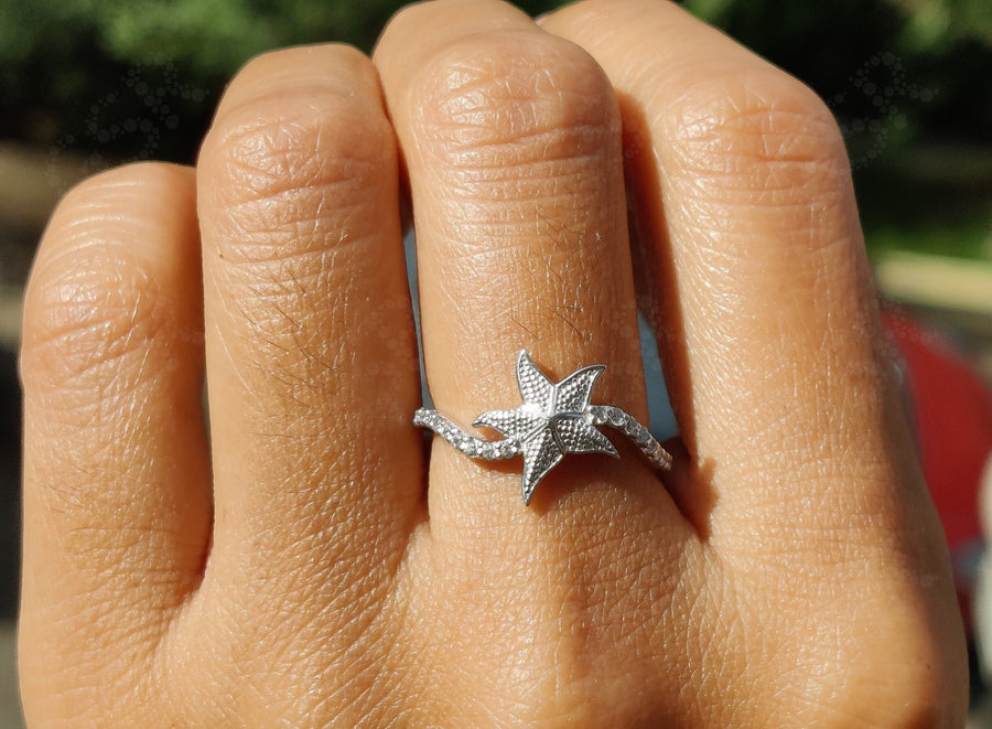 Elegant Silver and Gold Moissanite Starfish Ring - Unique Stacking Beauty Inspired by Sea Stars - Dainty Minimalist Ring for Women