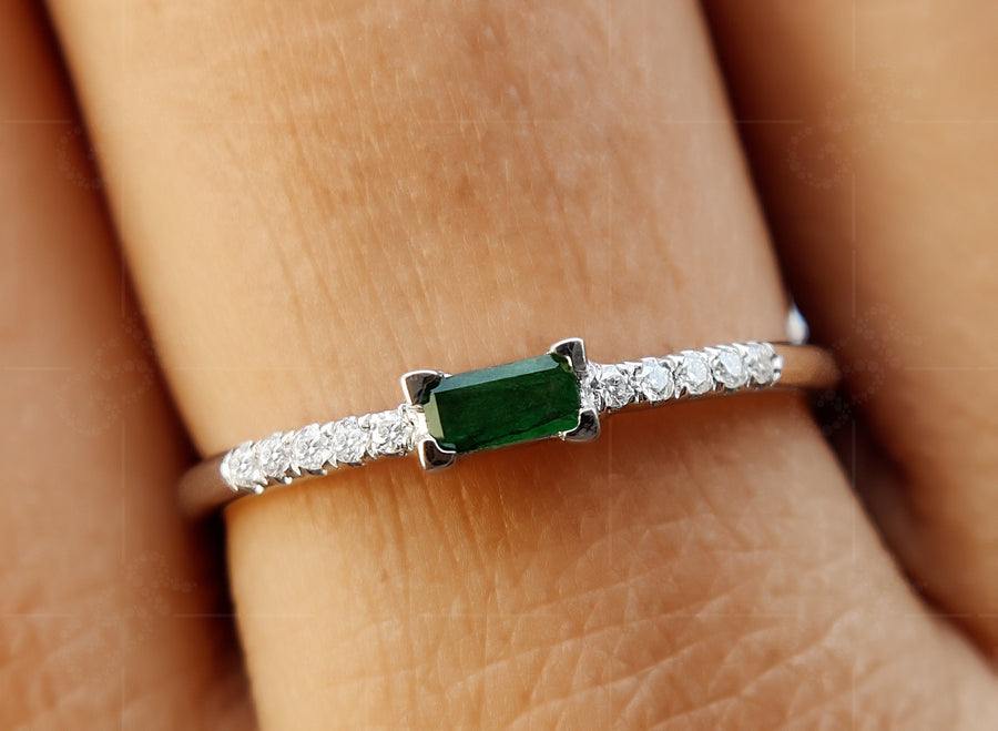 Elegant Dainty Stackable Birthstone Ring for Mom - Emerald Baguette Beauty - Minimalist Stacking Ring with May Birthstone, a Stunning Green Gemstone Ring