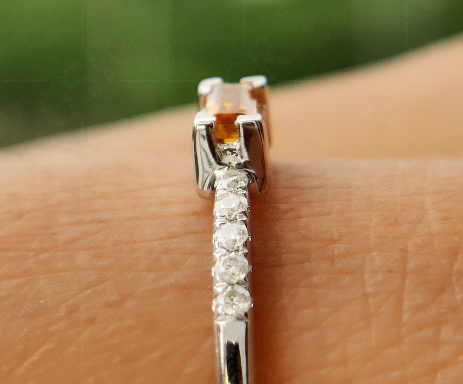 Elegant Citrine Baguette Ring - November Birthstone Beauty - Dainty Stacking Ring with Yellow Stone - Delicate Stackable Ring, Perfect for Moms