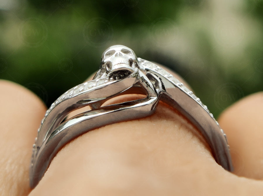 Swirl Gothic Skull Engagement Ring, Skull Wedding Rings For Women, Unique Bypass Gothic Moissanite Ring, Horror 925 Silver & Gold Ring