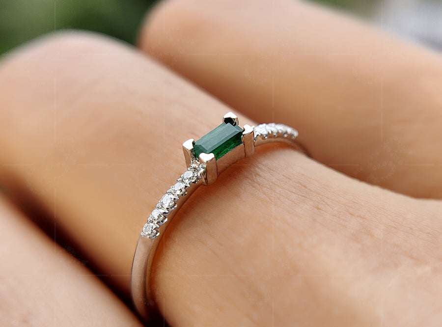 Elegant Dainty Stackable Birthstone Ring for Mom - Emerald Baguette Beauty - Minimalist Stacking Ring with May Birthstone, a Stunning Green Gemstone Ring