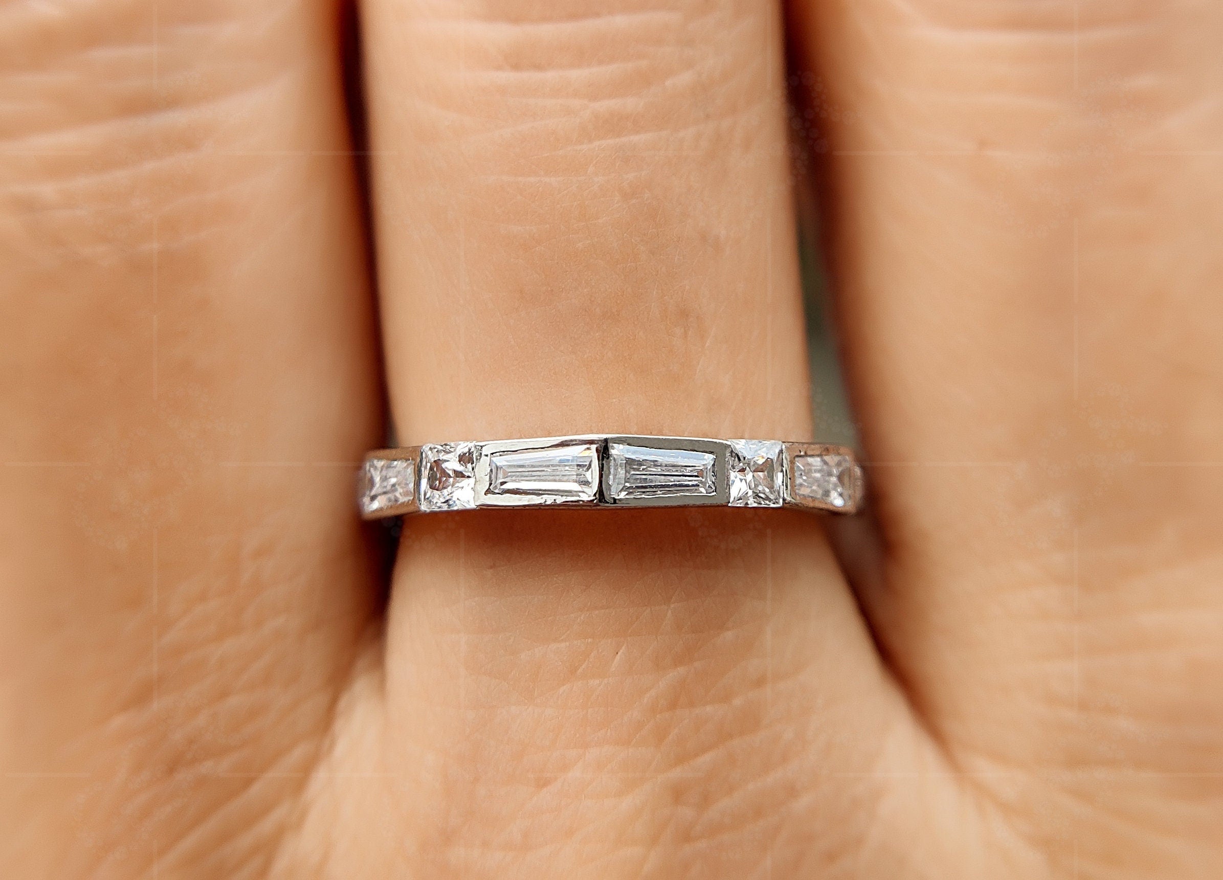 Elegant Moissanite Baguette Half Eternity Band - Alternating Baguette and Princess Cut Wedding Band for Women - Perfect Stackable Band Ring - Unique Bridal Beauty