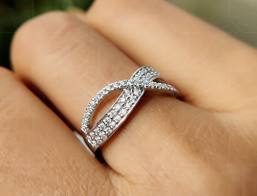 Elegant Moissanite Criss Cross Ring - X Shape Wedding Bands for Women - Stylish Crossover Statement Ring with Overlapping Multi-Row Design - Ideal Anniversary Ring